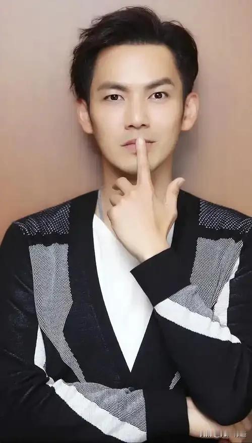 钟汉良，可能是中国内娱，“嘴严”第一男明星了？

他的嘴巴真的好严，对自己的婚恋