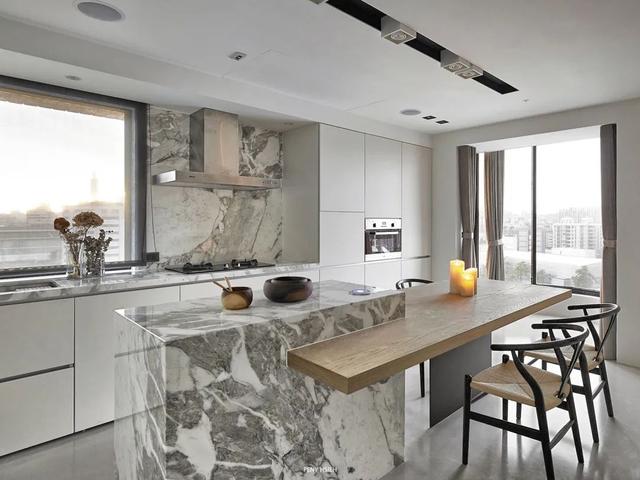 180㎡极简复式，高级灰与木质感，粗犷朴素而自然