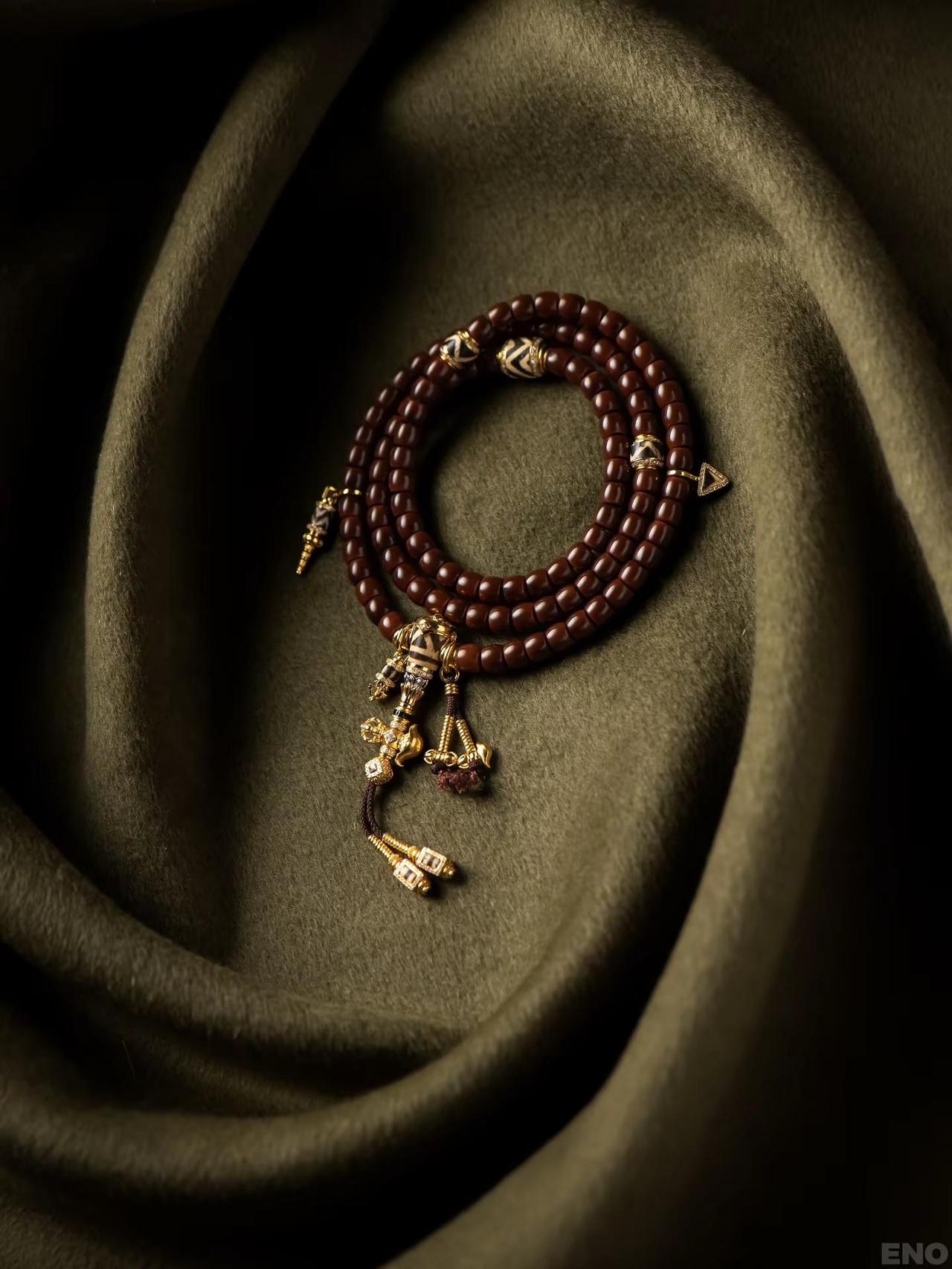 核尖➕古珠，帅是一种感觉。文玩爱好者  核尖搭配  古珠之美  文玩珠宝