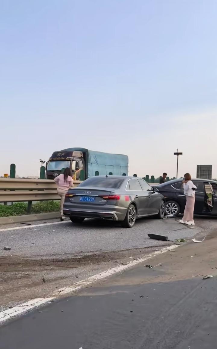 还好不是电车！