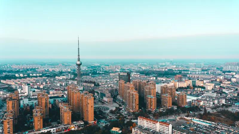 你觉得宿迁算是一座宜居的城市吗? 宿迁算一座宜居的城市。它被洪泽湖与骆马湖环抱，