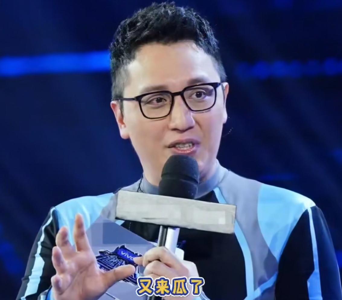 华少，又被曝出大瓜了！

9月1日，“好声音”的主持华少，突然被曝光了一个炸裂大