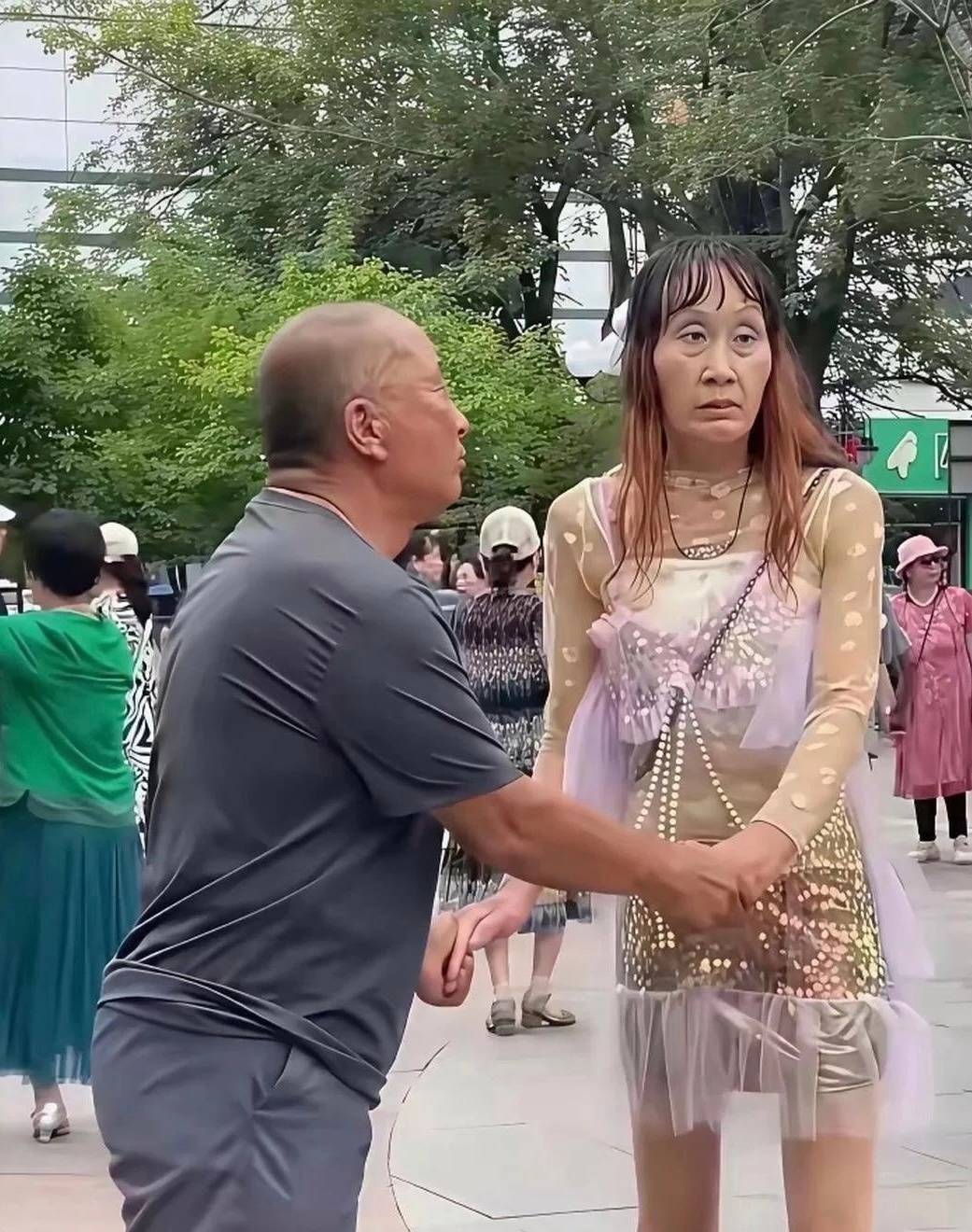 以为是大叔高攀了，结果是。。。 