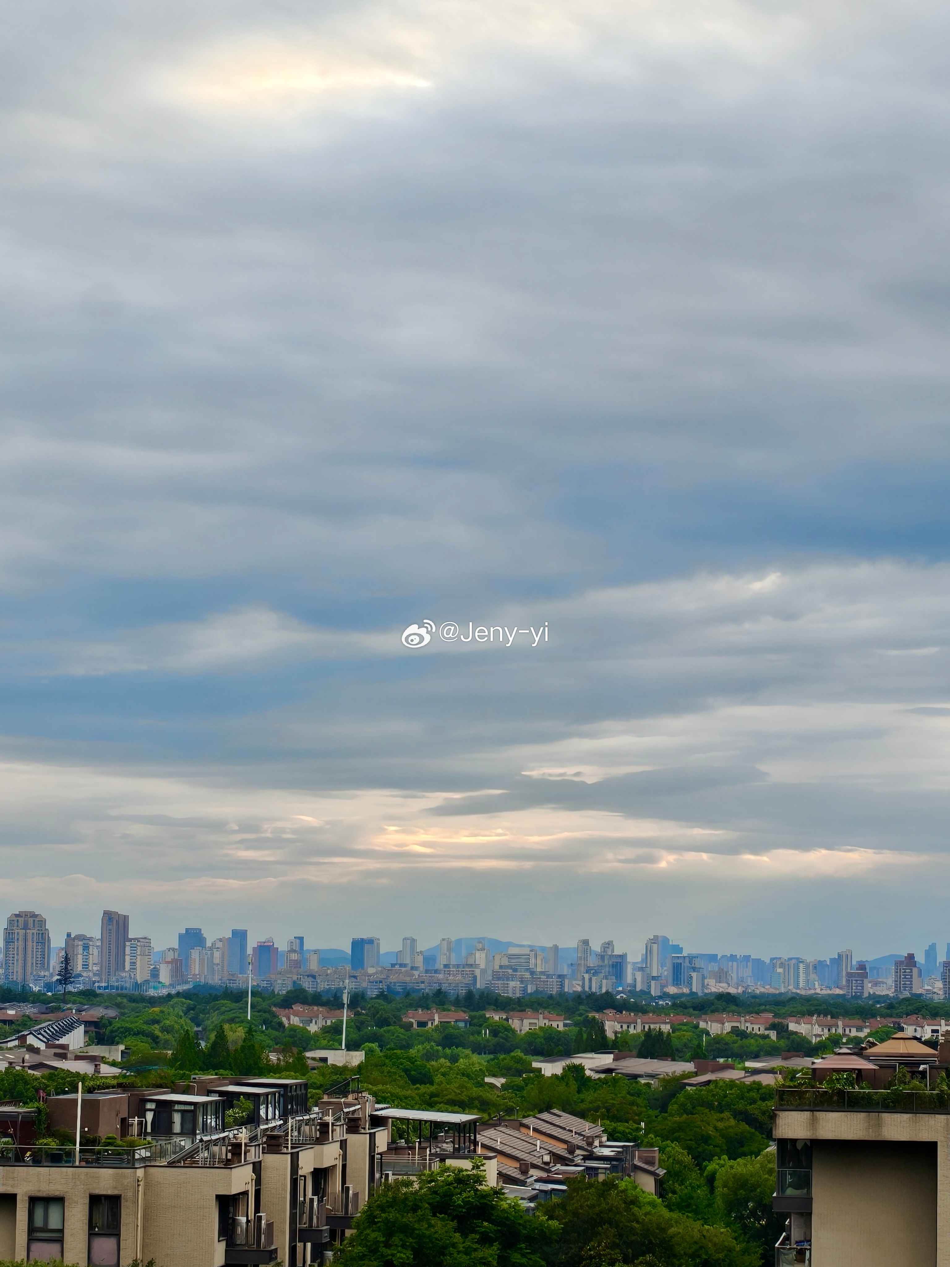 台风“巴威”来前，江苏浙江严阵以待：排空积水，苏州关闭运动场所园林公园……连我都