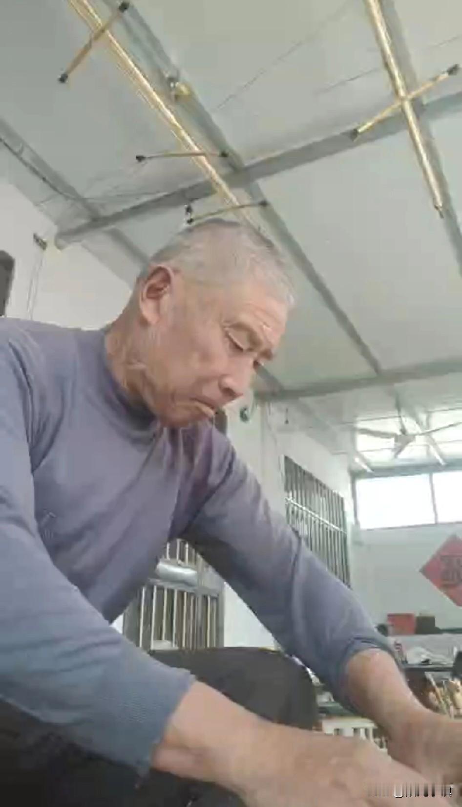 我二舅很气人，不知他什么心态……

没事他就包饺子，包就包吧，还不让我妗子插手，