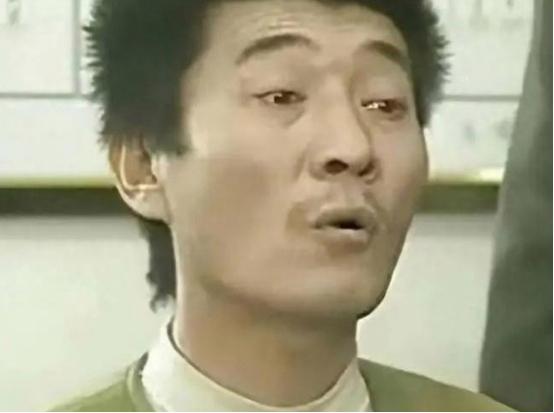 亲爹被打、祖坟被刨！2002年，广西男子因祖坟被挖，一怒之下灭仇家满门，炸完村委