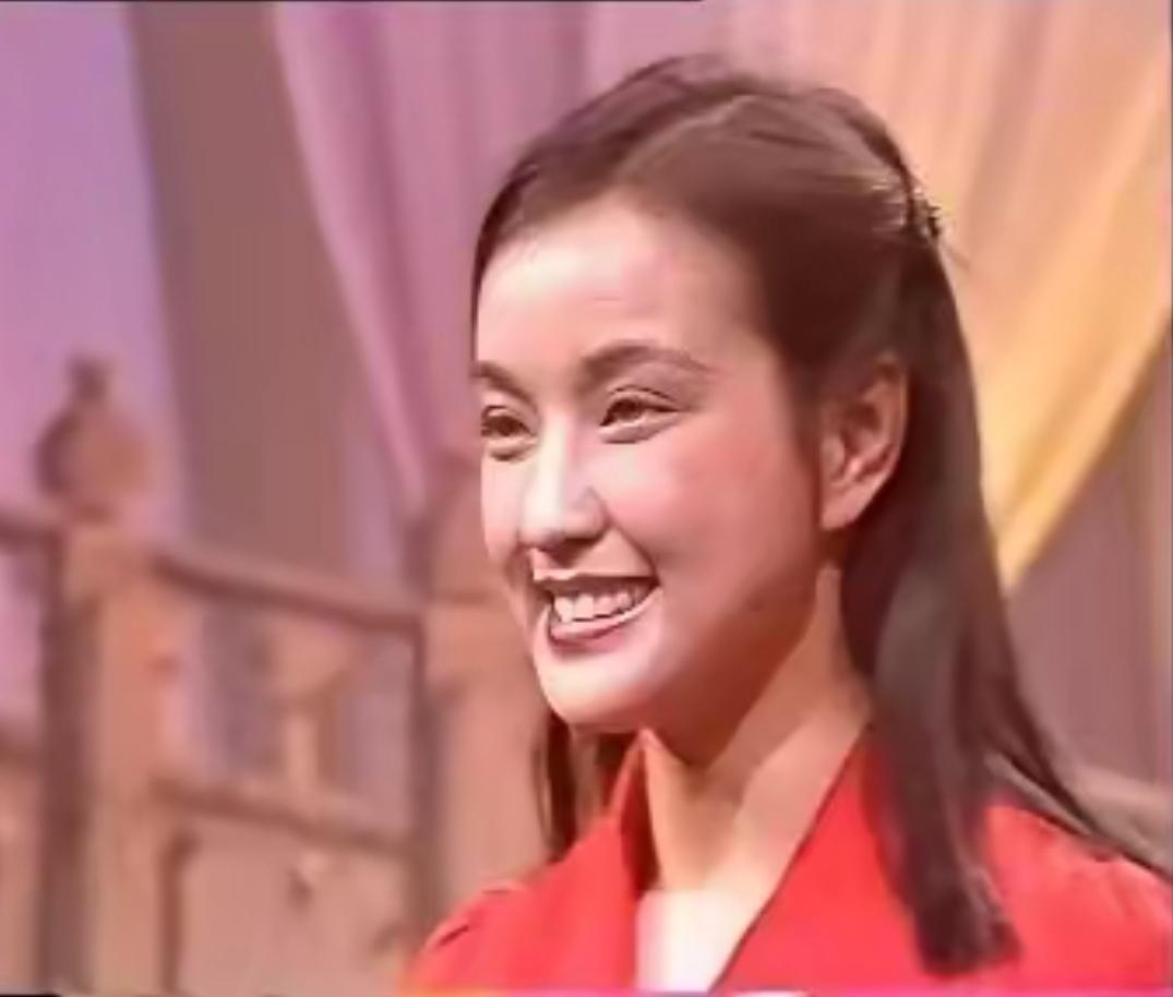 💞光影拾记｜第19期｜小时候的幸福感
小时候过年，
不仅仅是阖家团圆的日子，