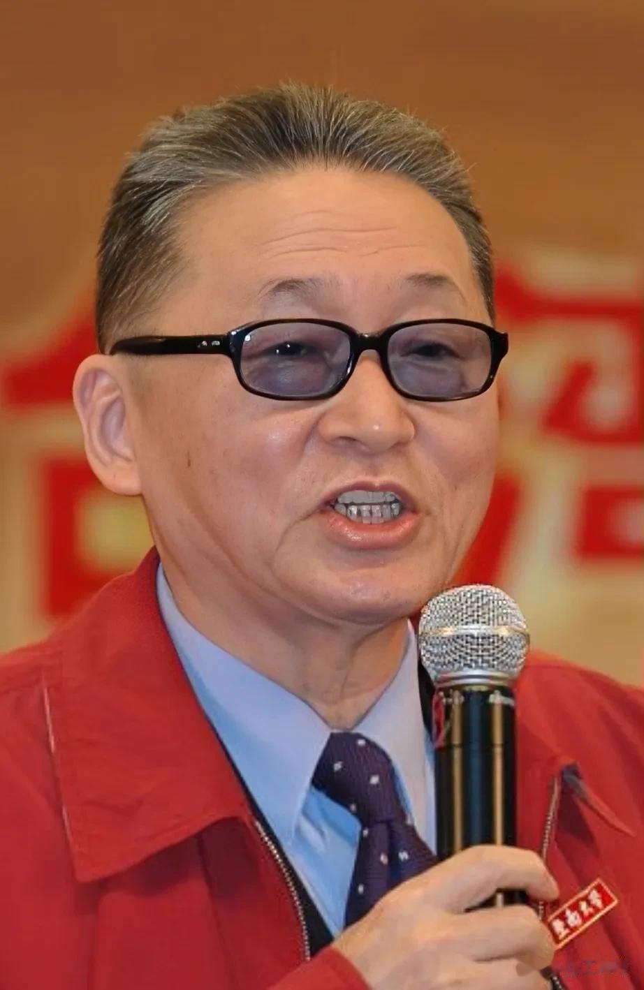 一次，作家李敖谈到岳飞的《满江红》，他说:这首词写得我心服口服，不过并不是岳飞写