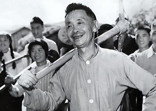1957年，开国少将甘祖昌向中央提出告老还乡：“我脑袋受过伤，不适合再当官，让我