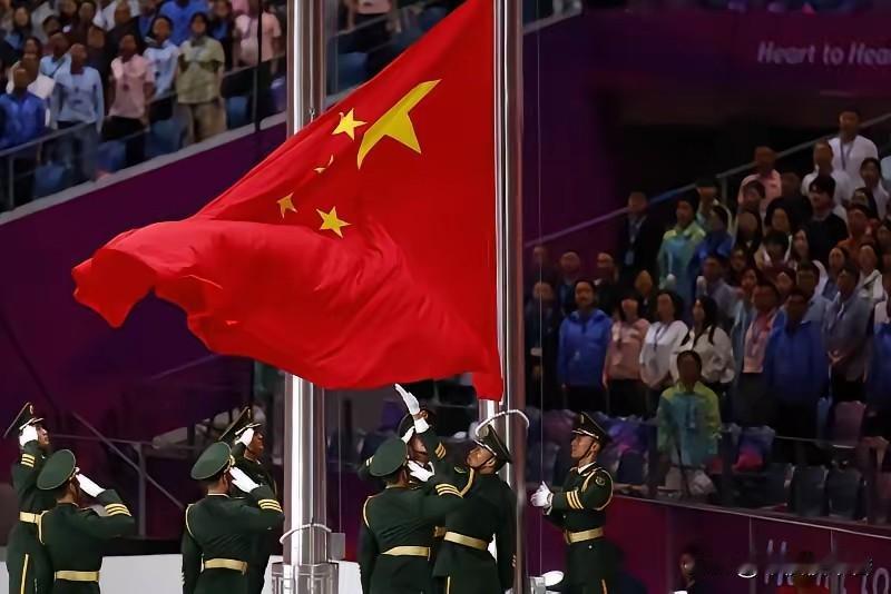我忍了一整天，今天必须说句实话：这届亚运会，中国队就是来表演的
这也太离谱了！