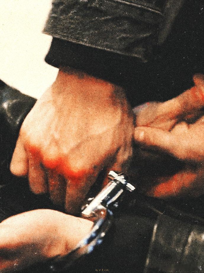 黄景瑜自己追着自己跑黄景瑜在角色塑造上有着极高的天赋和努力，他能让看似相似的角色