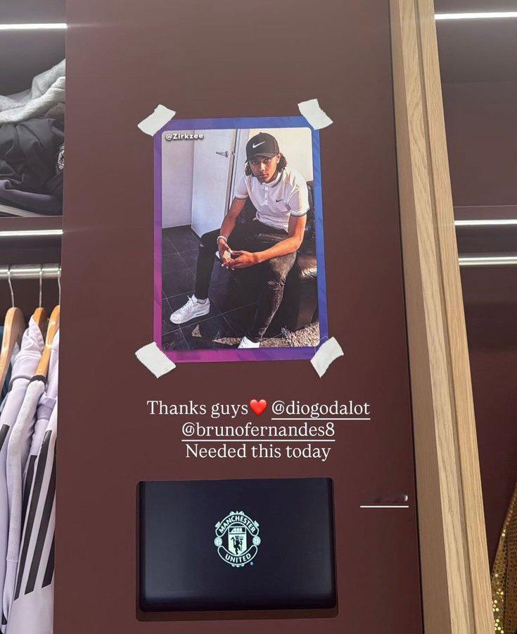 齐尔克泽ins谢谢B费和达洛我正需要这个。”他们在更衣室里贴了一张他2016年的