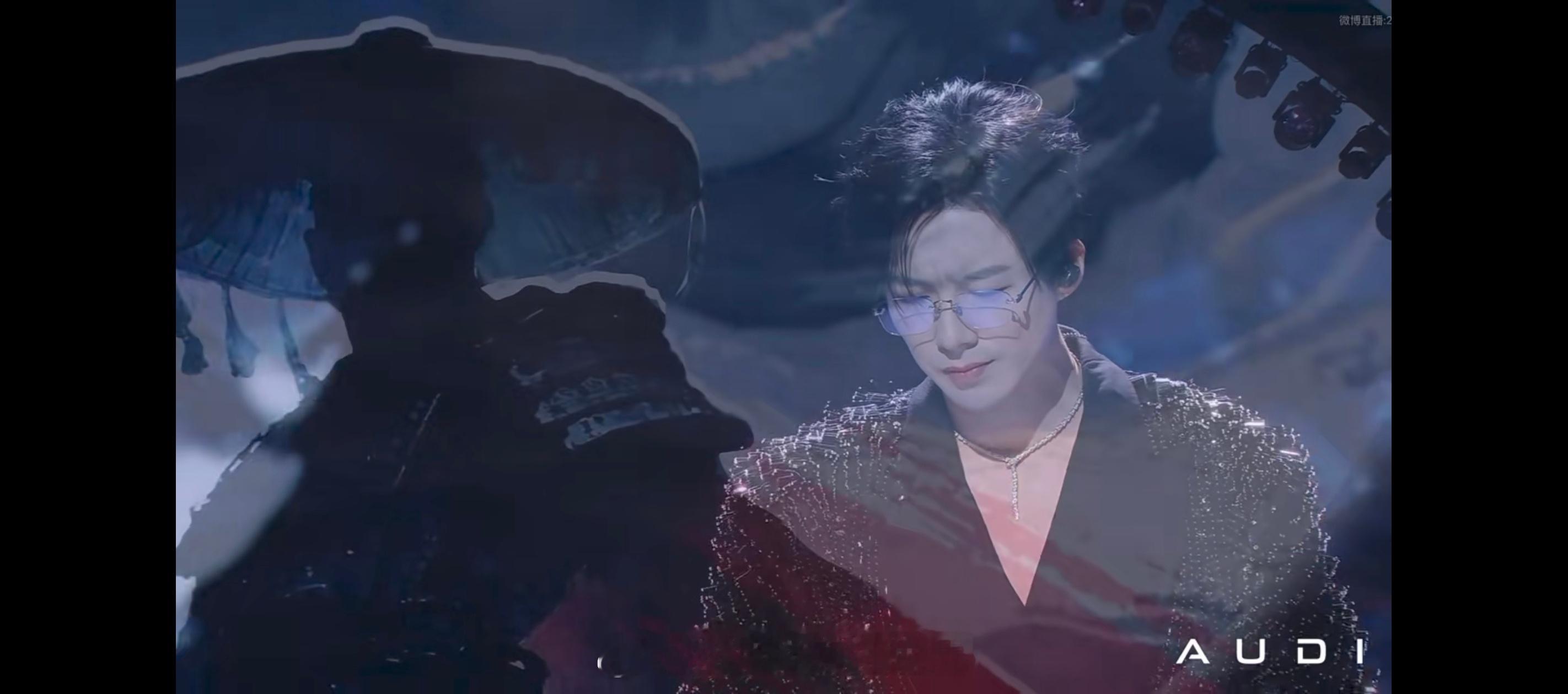 别人跨界是试水，宁哥跨界是“建交”。这个镜头视角完美诠释了宁哥的神颜和真诚。与角