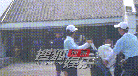 欧豪打高尔夫球路透图 ​​​