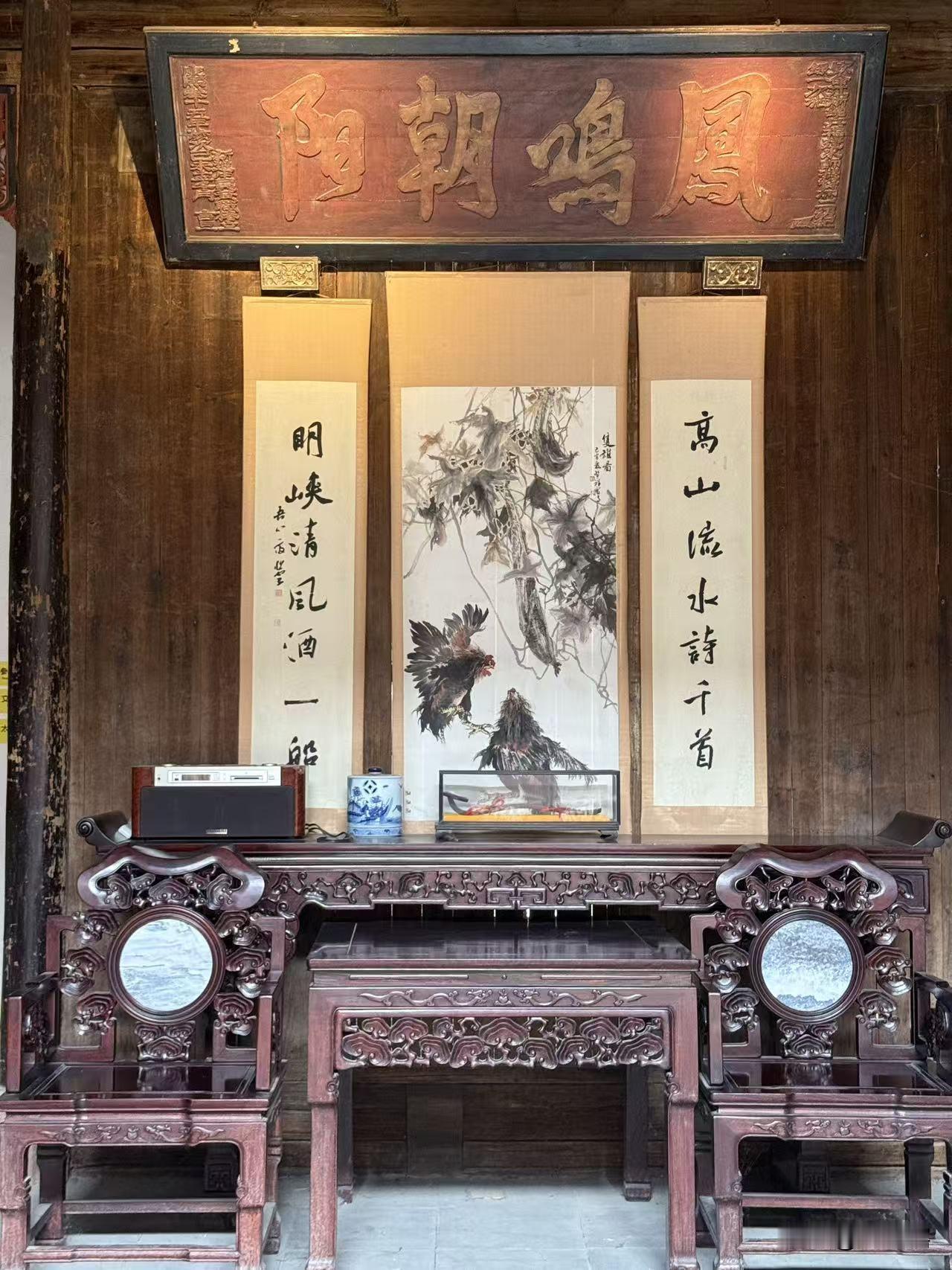 跟我学画的小朋友，去淮安周总理故居，给我发来的照片，家长说他只要看见字画就拍下来