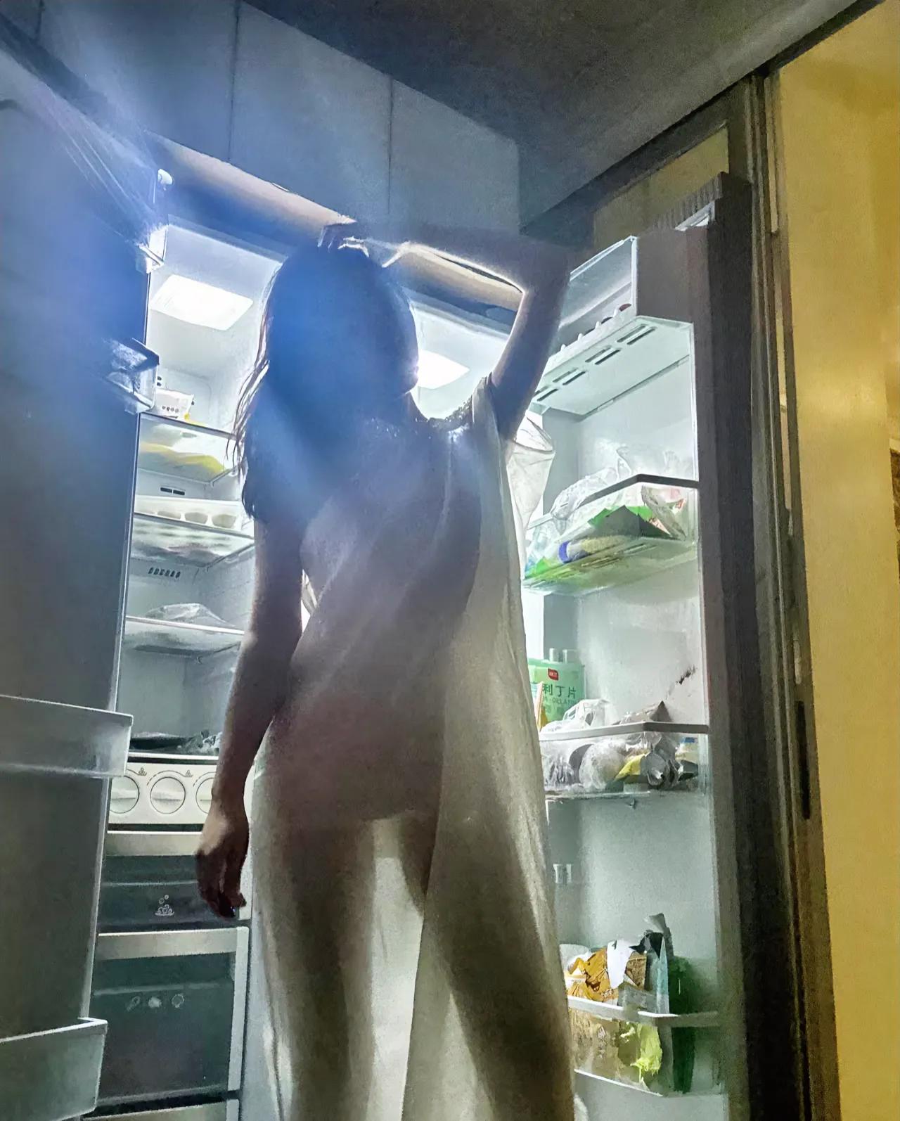 女邻居发了张照片过来，整的我丈二和尚摸不着头脑！她问：“冰箱拍摄效果怎么样？”兄