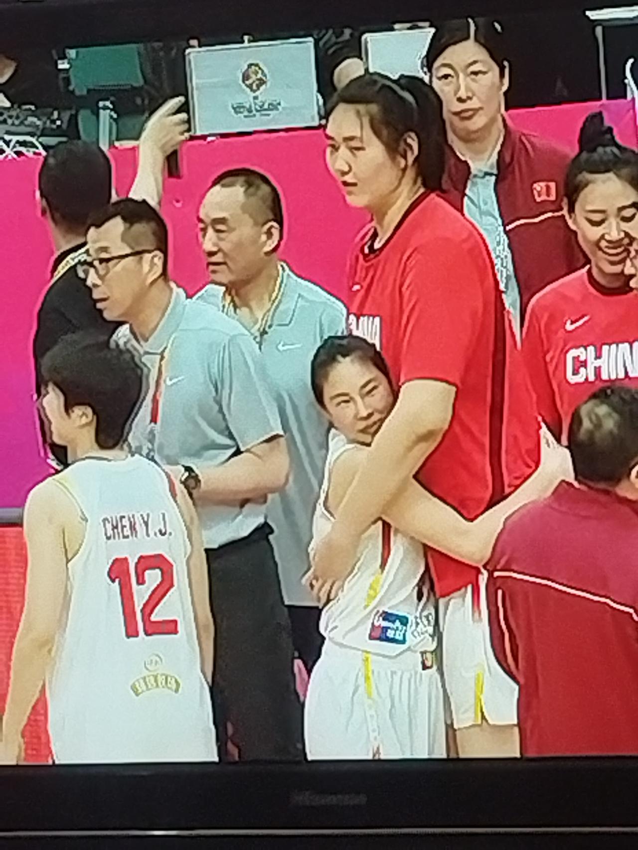 中国女篮以四胜一负的战绩结束了世预赛的征程，以小组第二的成绩昂首进入世界杯。
在