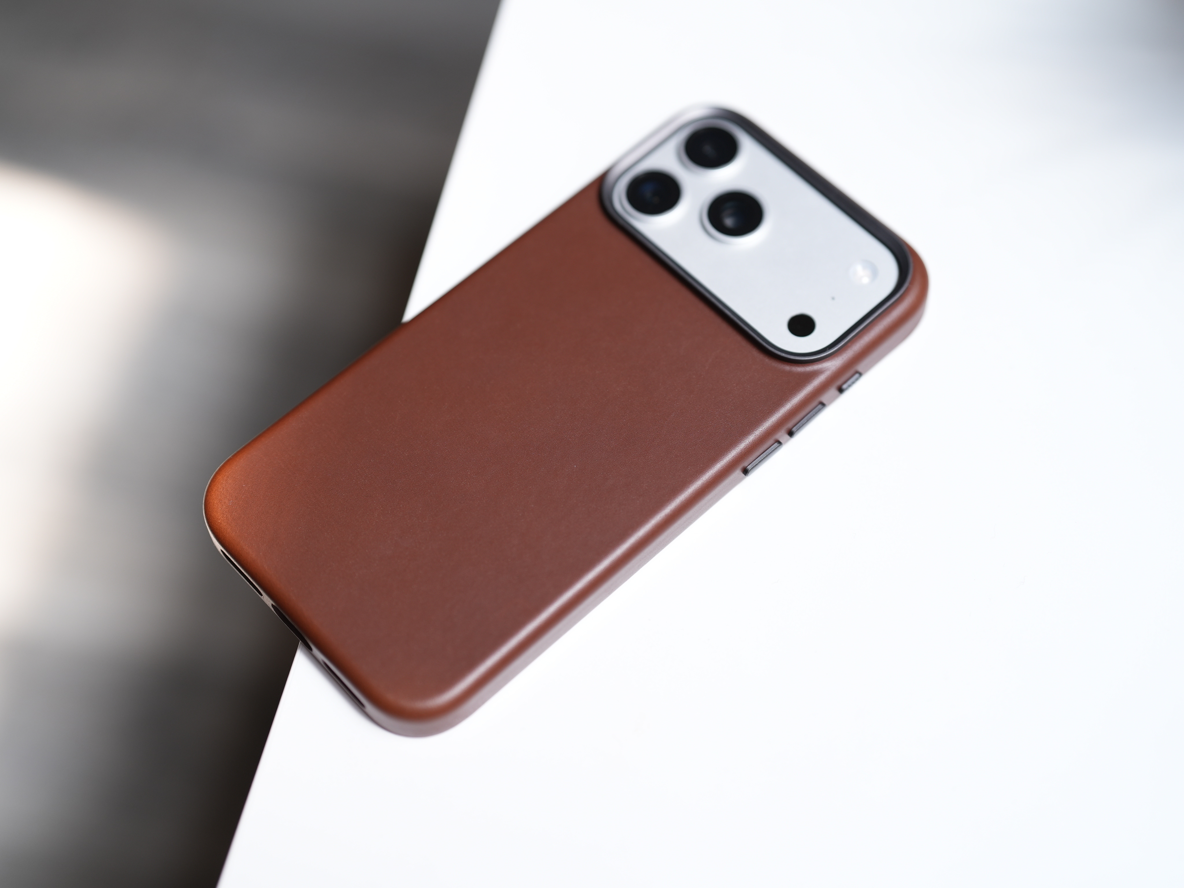 容我说件让我很满足的事情，真皮耳机壳卖得不好虽然我有预期，但是，昨天为止卖三个耳