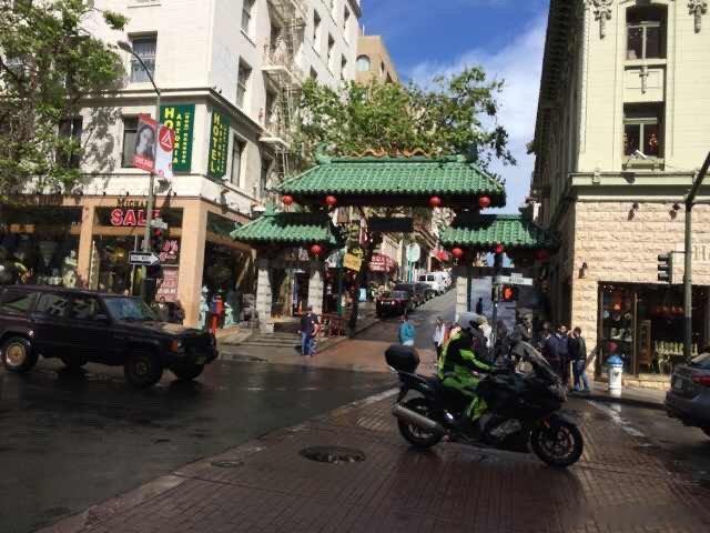 收集旧照片时发现自己走过许多地方留下许多美好回忆虽然我们每个人在一生中都有可能某