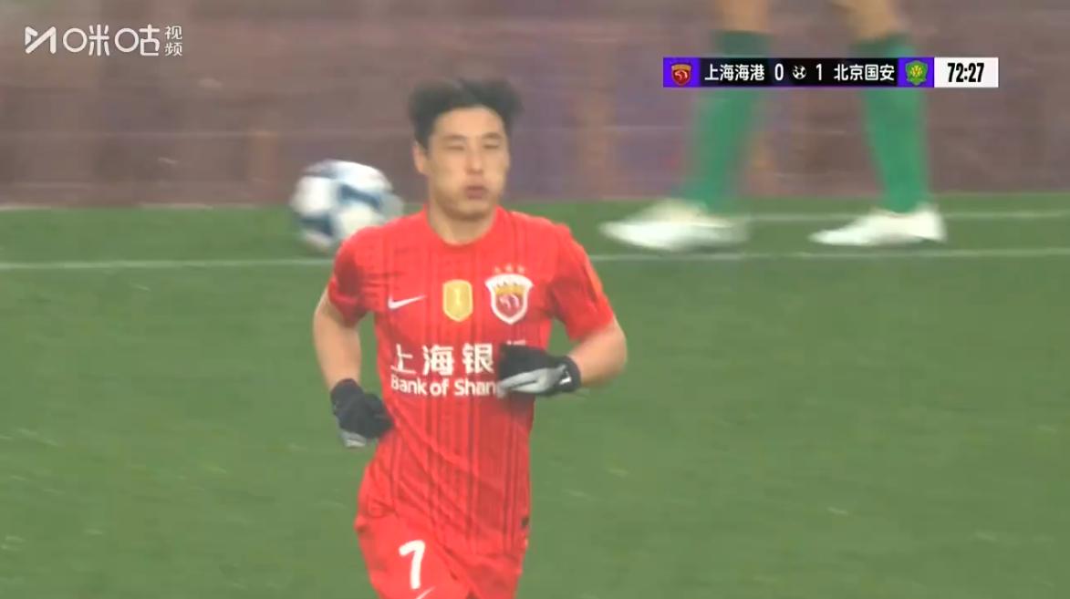 时隔1年！武磊复出：武球王换下中超姆巴佩。
时隔1年，武磊终于复出！超级杯踢到下