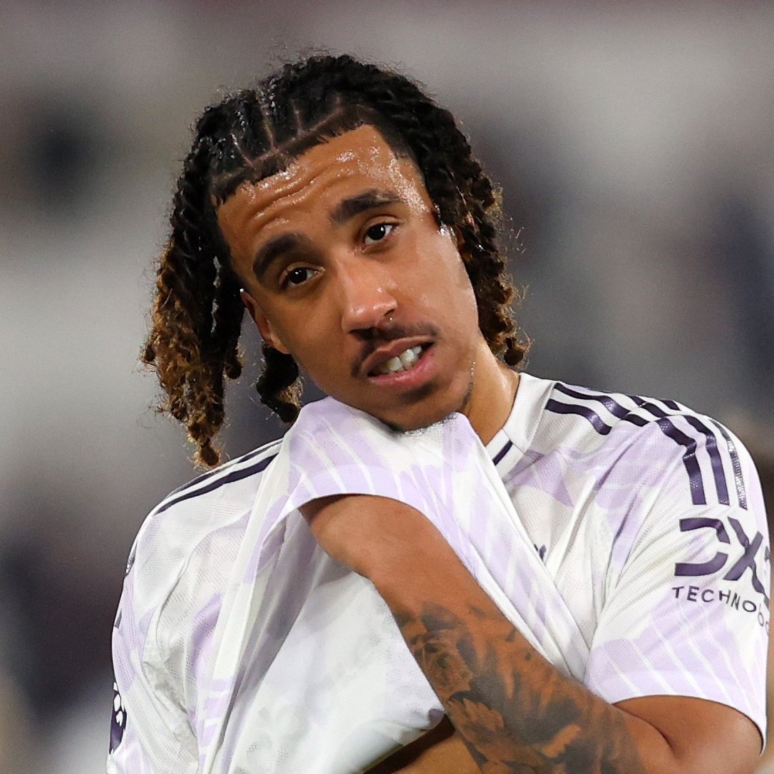 约罗也受伤了… 而且可能赛爆今晚的后防线，难道是：达洛特、卢克肖、海文、马兹拉维