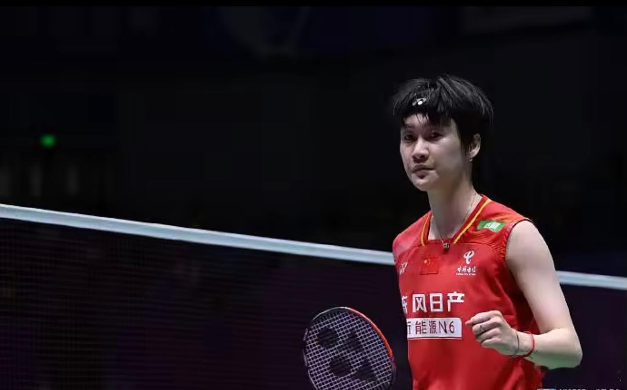 7月25日讯 世界羽联超级1000中国公开赛女单半决赛，陈雨菲2-0击败宫崎友花