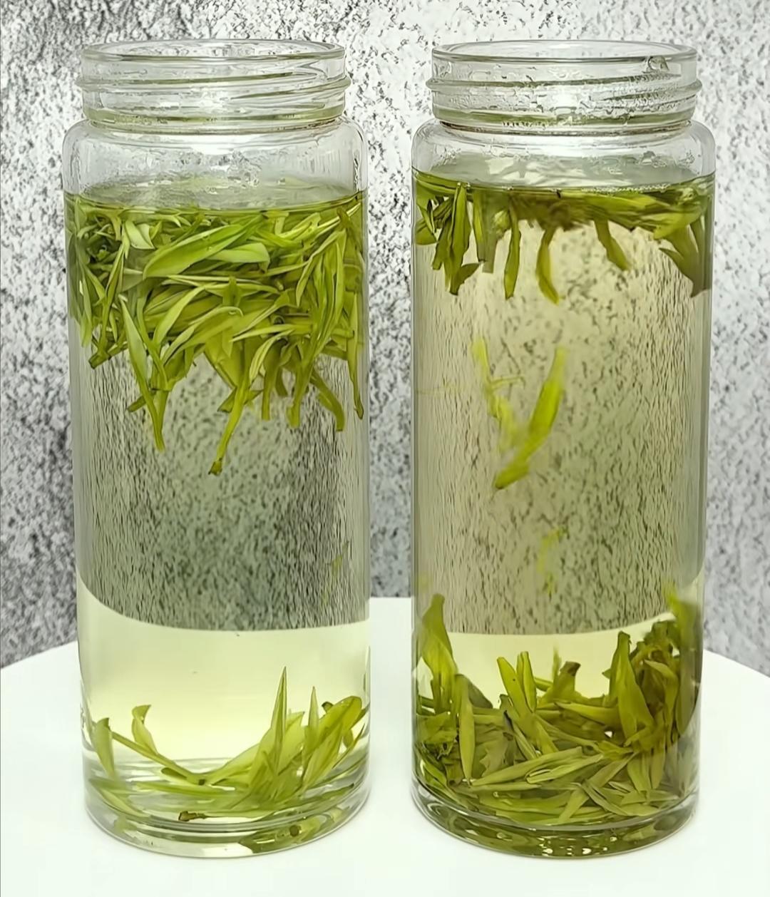 茶香满溢，绿意盎然。一个200元左右，一个400元左右，大家看一下哪个茶叶好呢[