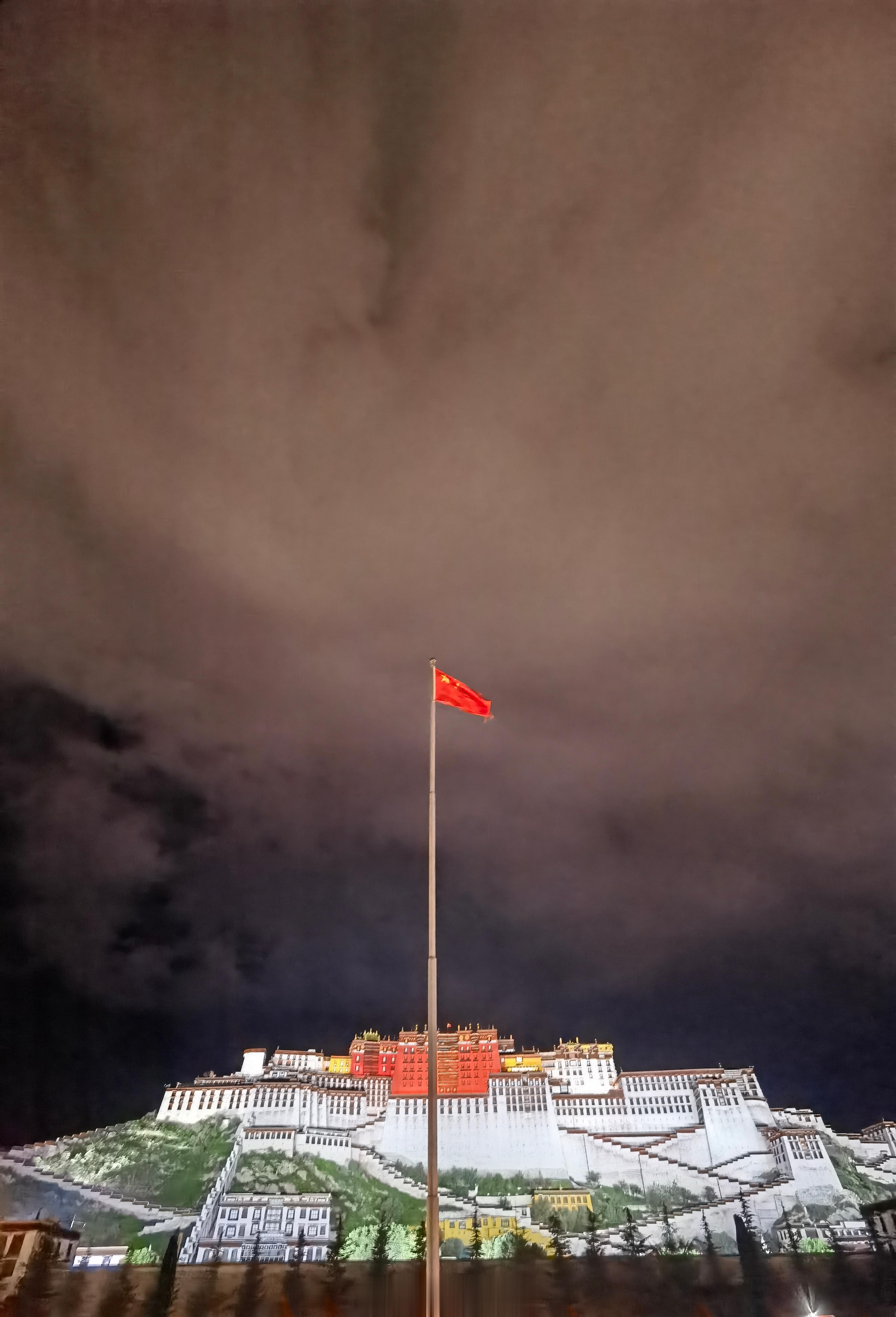 又来到美丽的西藏，美丽的布达拉宫  ​​​