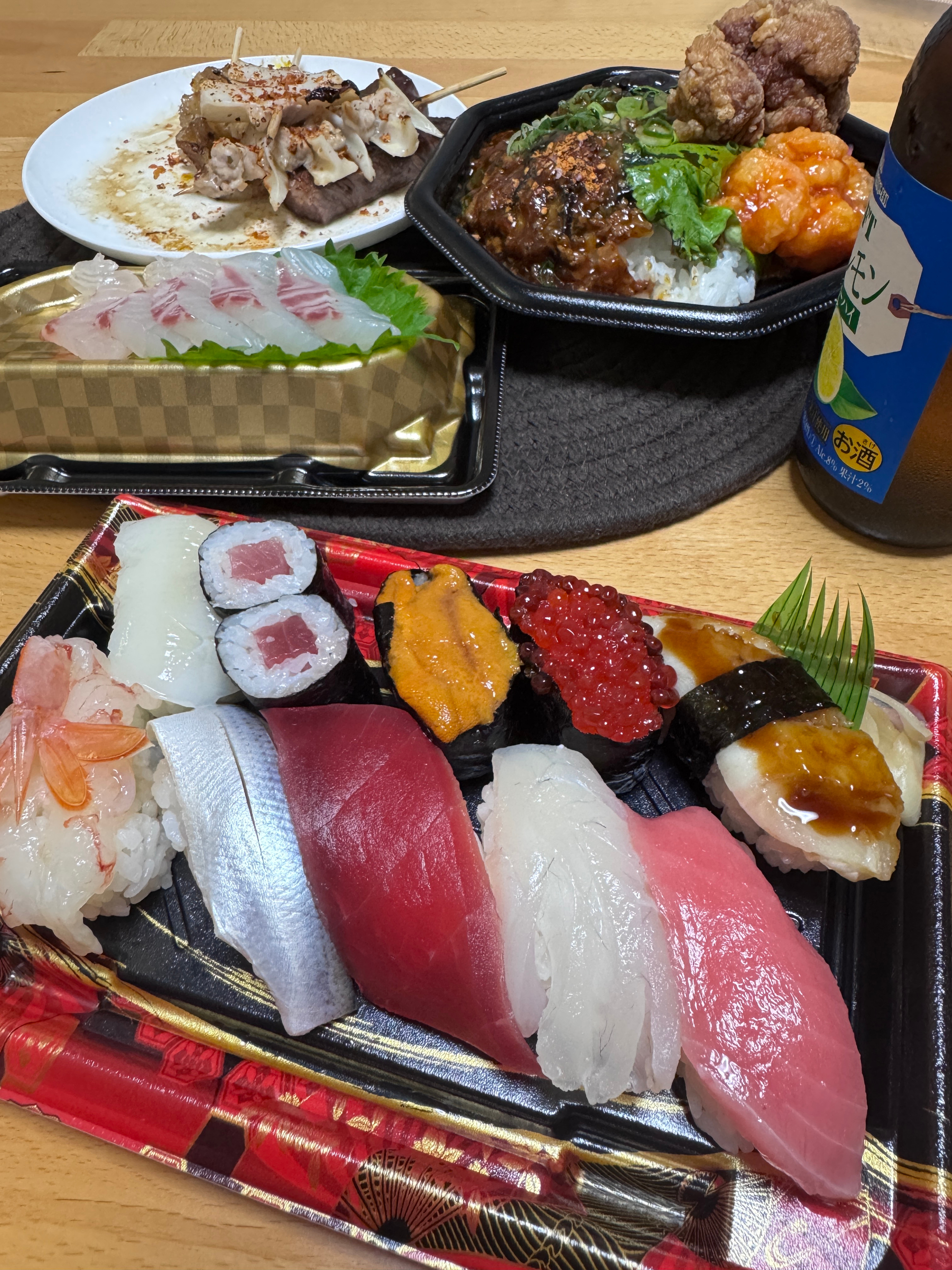 经常觉得老李其实就是我的男妈妈。他照顾我的衣食起居和情绪。以他自己的方式。Whi