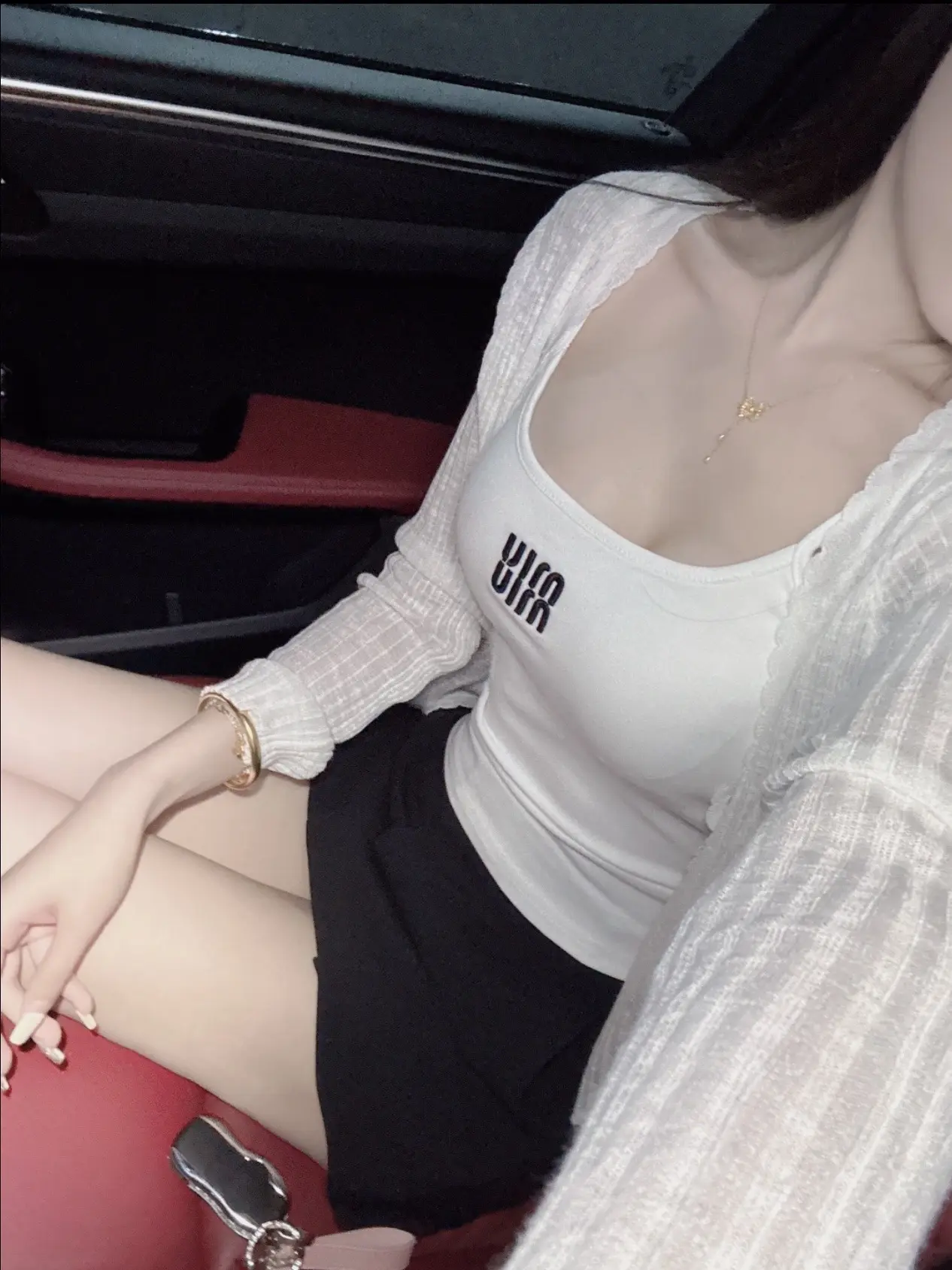 以前从来不相信人会变 直到有天我对自己感觉到陌生