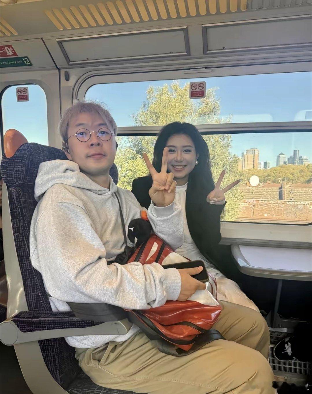 杜海涛瘦下来之后眼睛比之前大了，五官的每一个部分都长的错落有致，比之前在荧幕里当