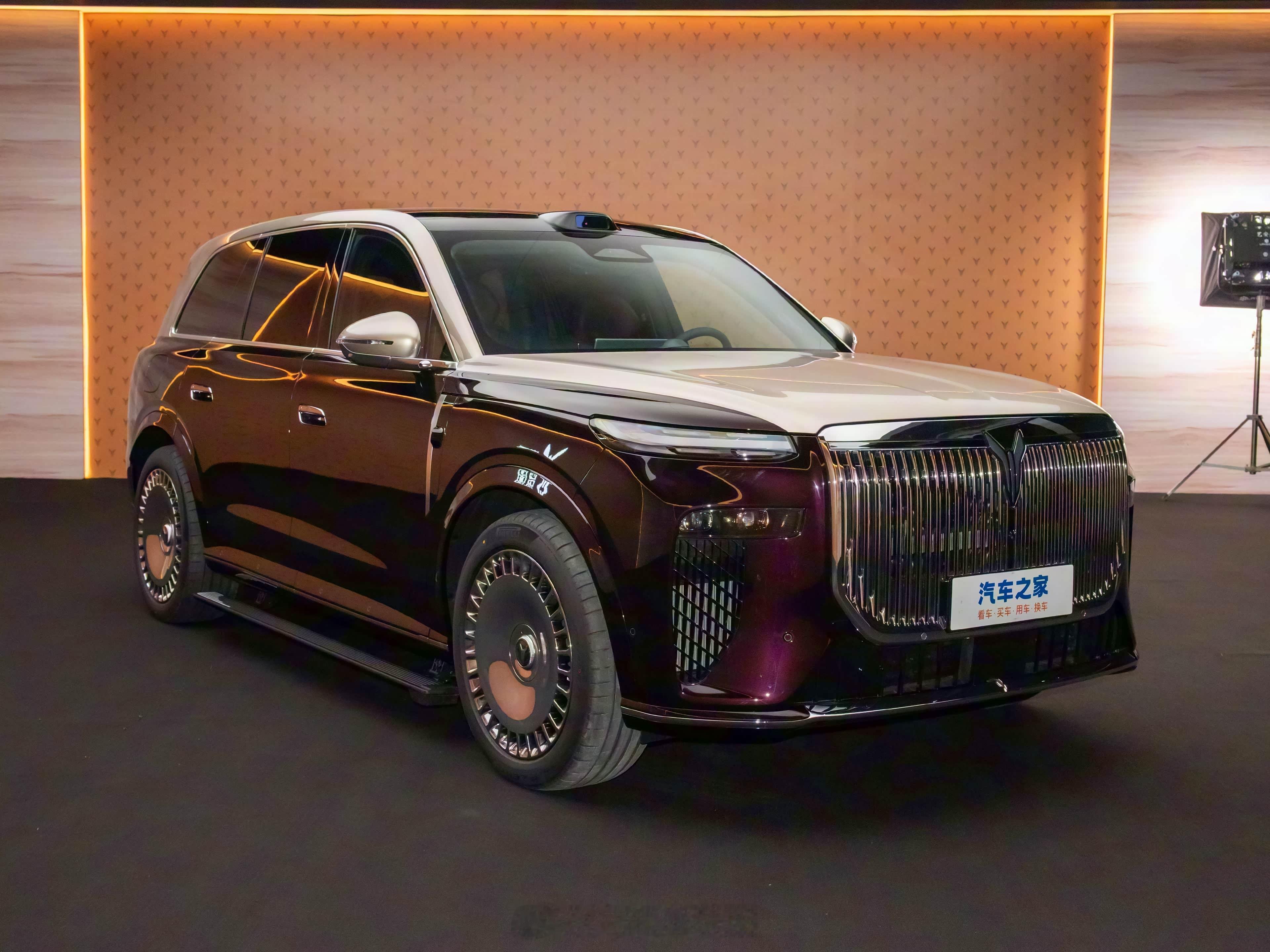 岚图泰山上市，65度插混大电池+华为ADS4激光版售价：37.99-45.99万