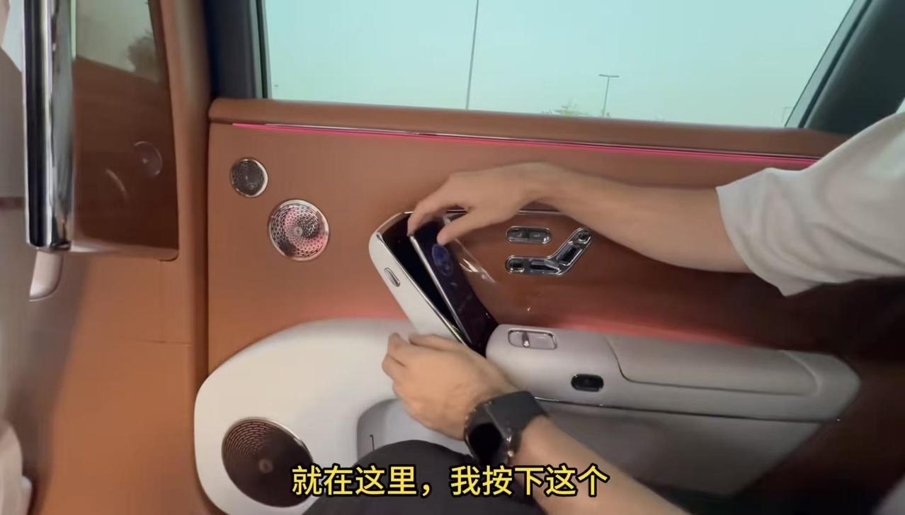 海外博主实评尊界S800：欧美市场不敢接的“中国顶奢”
近期有海外汽车博主实车体