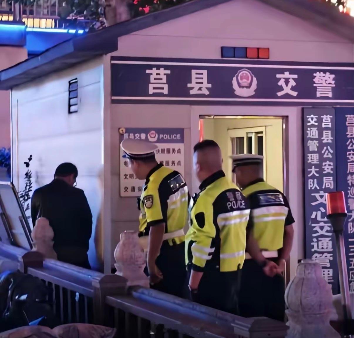 这两天在群里看到这张图真把我笑到不行了，贴脸开大…[淚奔] ​​​