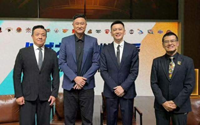 # 广东新赛季开打前，杜锋谈回归，徐杰开始探店