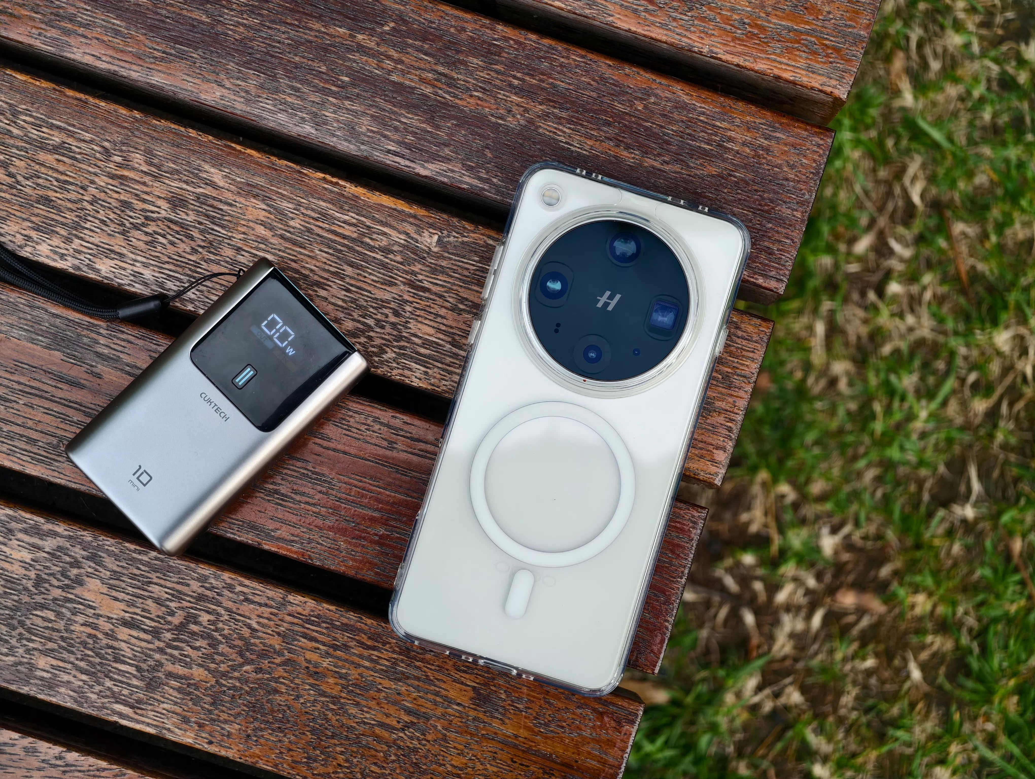 还有兄弟在用OPPO Find X8 Ultra么？翻到一个老莱家磁吸透明壳，很