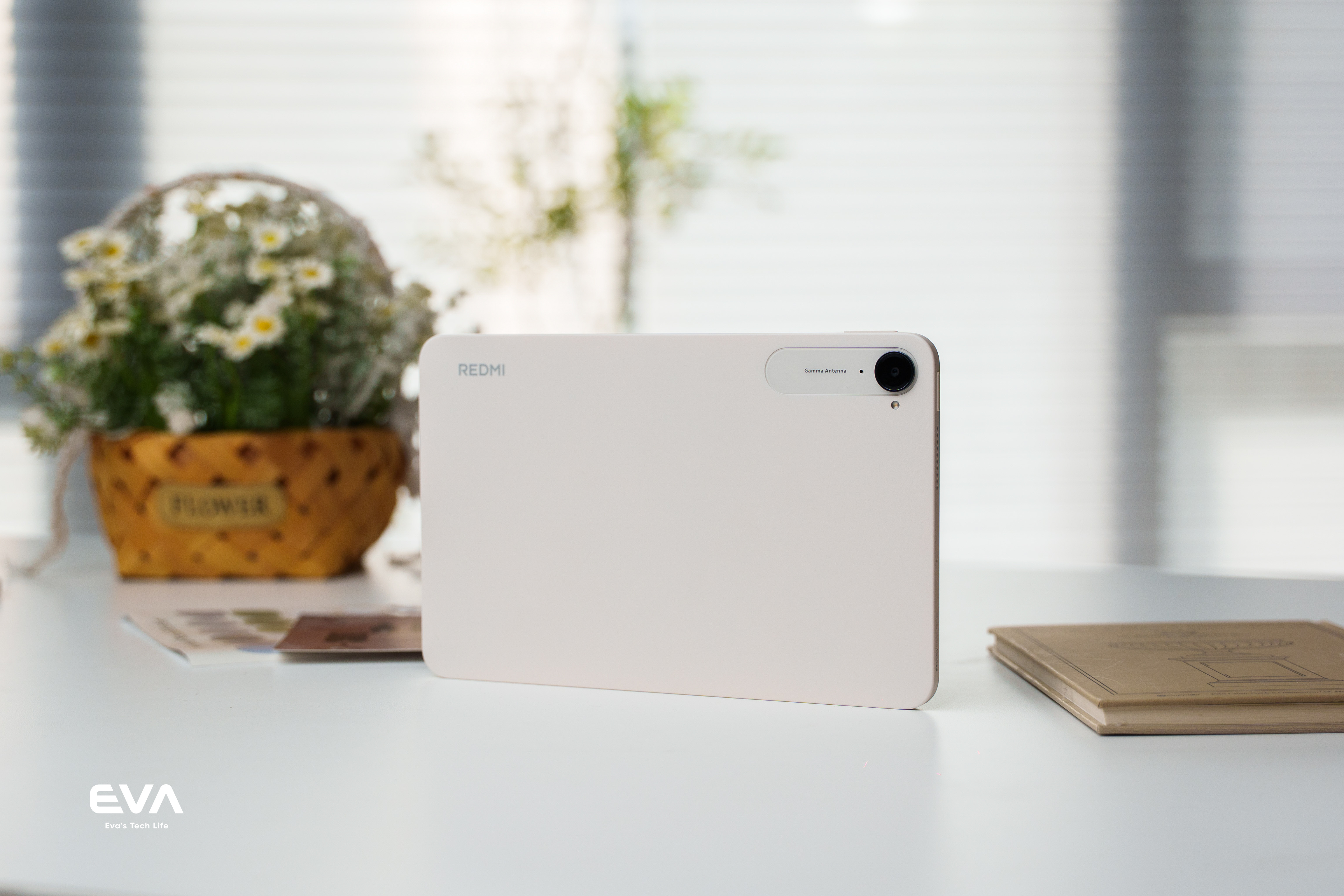 REDMI K Pad新配色流金白，看起来虽然很低调，但又有一种精致感，大家最喜