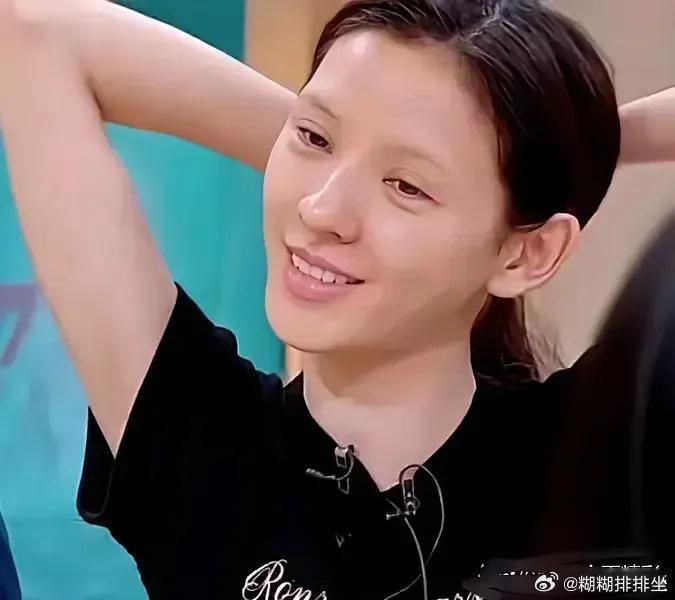 看完张予曦和柳岩的素颜后，不少网友表示又满血复活了 ​​​