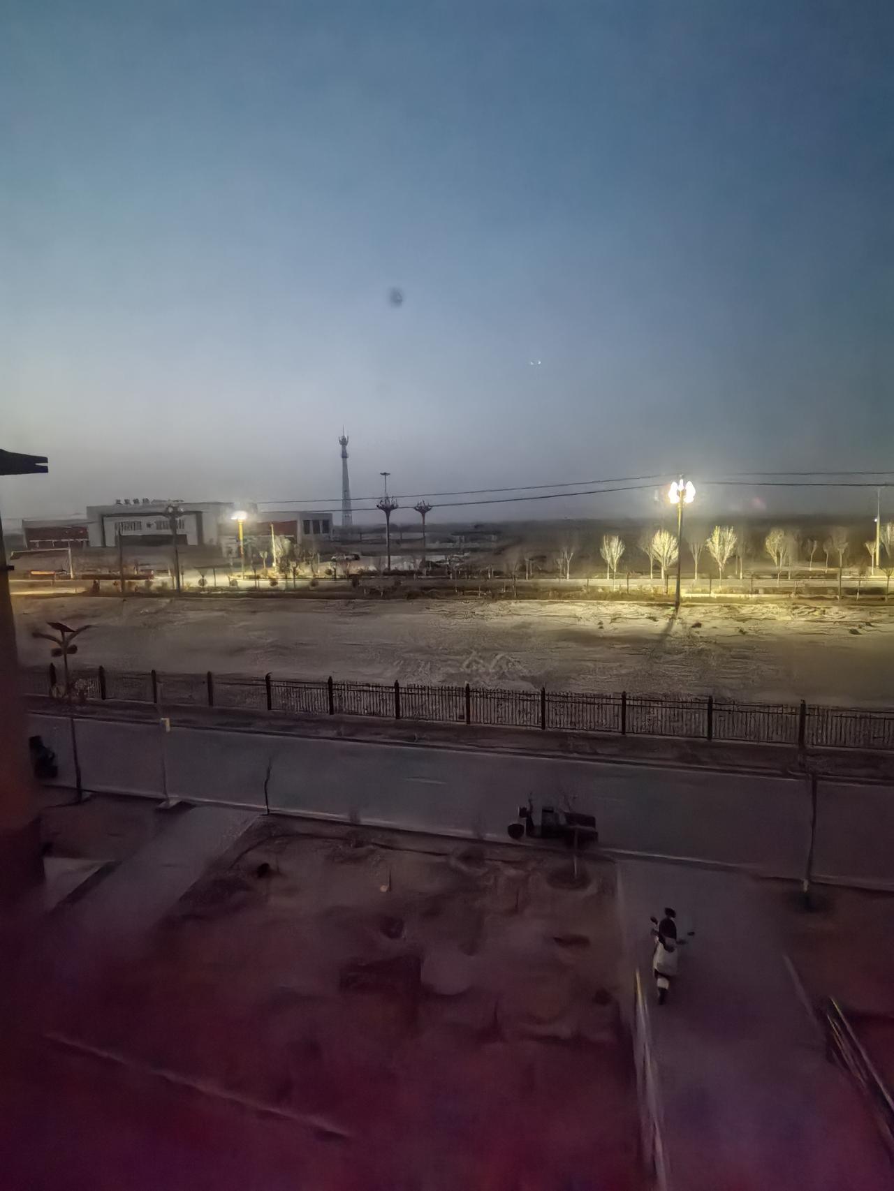 《素食斋》第68天
首先打卡头条号，
我把生活写成诗。
只要自己能坚持，
相信一