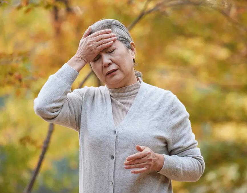 50岁大妈凌晨脑出血抢救无效离世！家人：劝过就是不要听，非要吃

