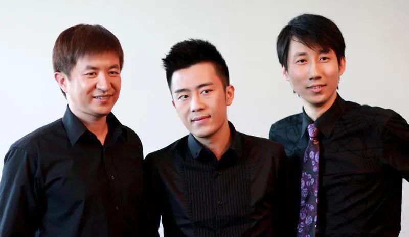 2011年12月25日，圣诞节，在当天《非你莫属》节目中，上演了不同寻常的抢人大