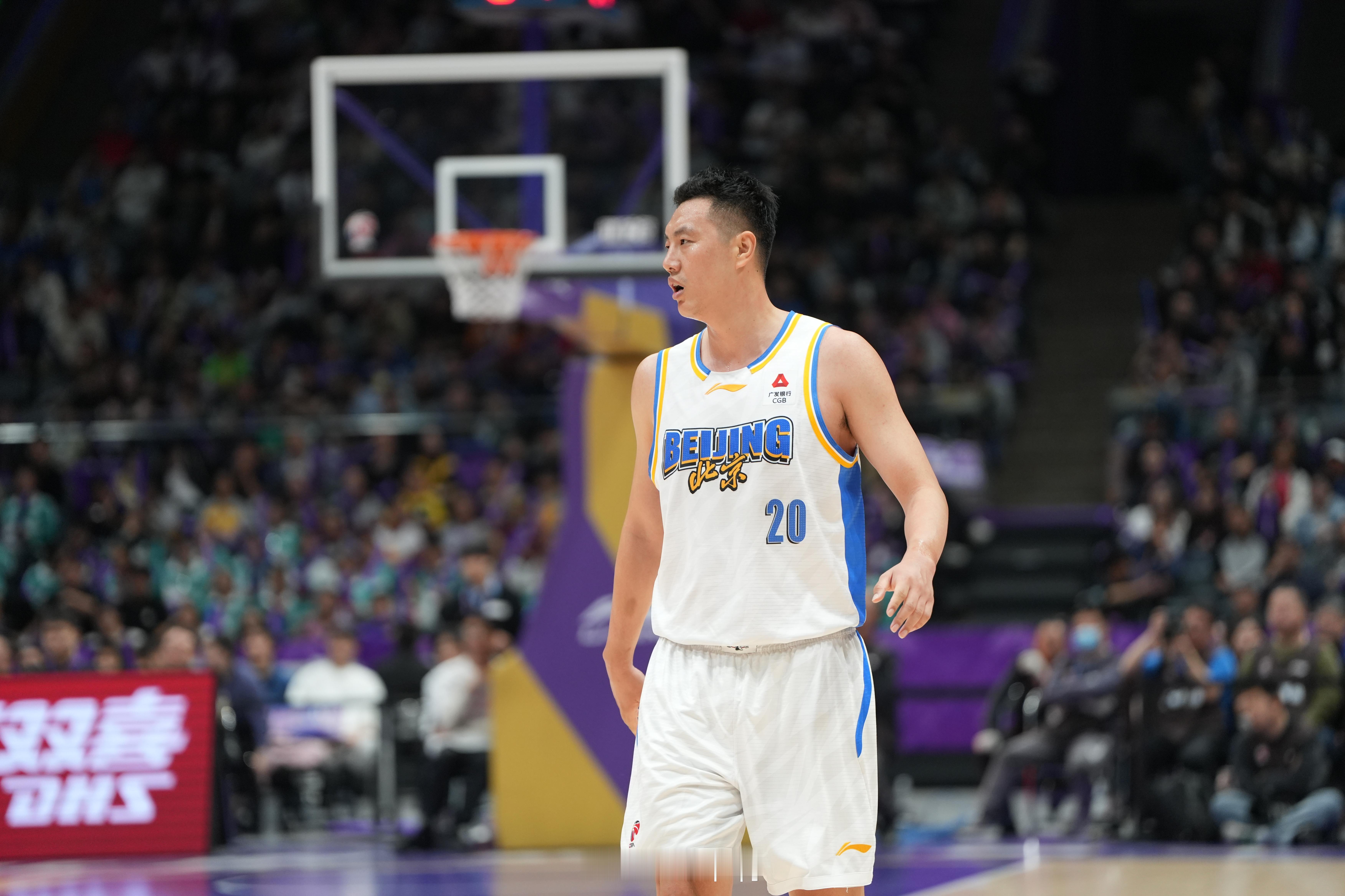 cba 刘晓宇在CBA出场次数来到700场，成为历史700+第四人。而他距离前面