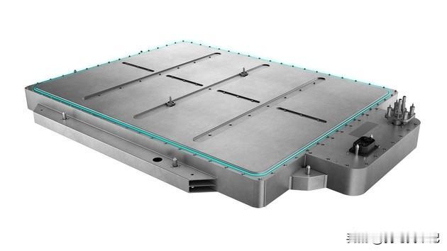 比亚迪（002594）作为第二代刀片电池的技术研发方和生产方，是整个产业链中最核