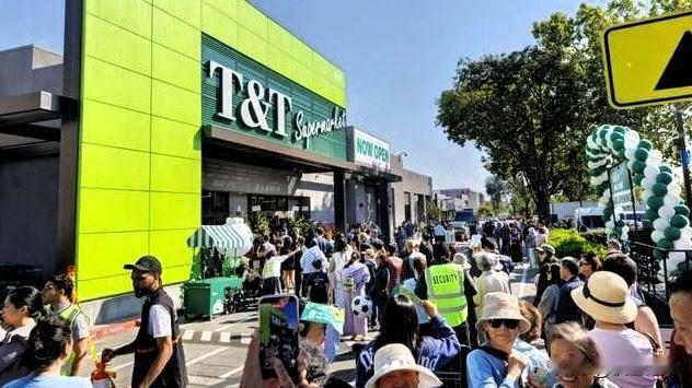 旧金山湾区西圣何塞，最近又多了一个华人周末爱去的地方——大统华超市。

新店开在