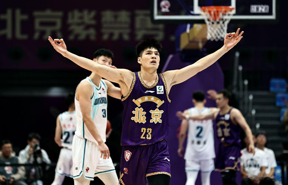 有时候，你浓厚的八一情结会害你做出误判。#陈国豪首秀20分# ​​​