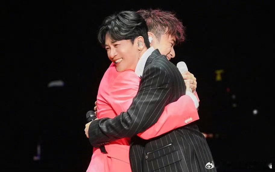618夏日歌会惊喜官宣 燥热夏日，音乐降温🍃震撼舞台搭配动人演唱，治愈日常所有