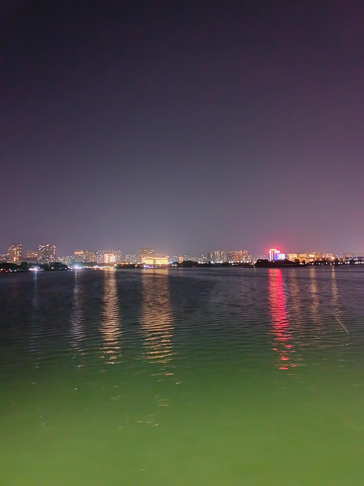 雷霆之悟：俄军的觉醒与致命盲区

俄军终于醒了，但只醒了一半。

基辅的夜空被火