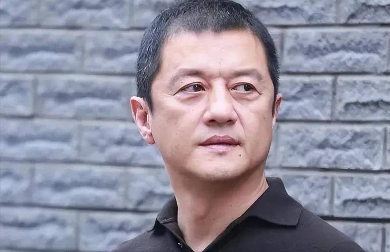 李亚鹏近期引发诸多猜测。他说丽江项目做得好，15 年开盘成丽江销售第一，2020