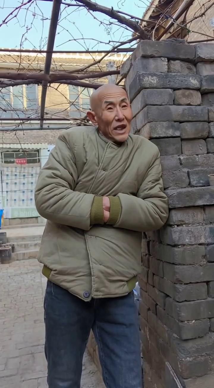 世界上最帅的两个男人，刘德华已经老了，不知道我还能撑多久。