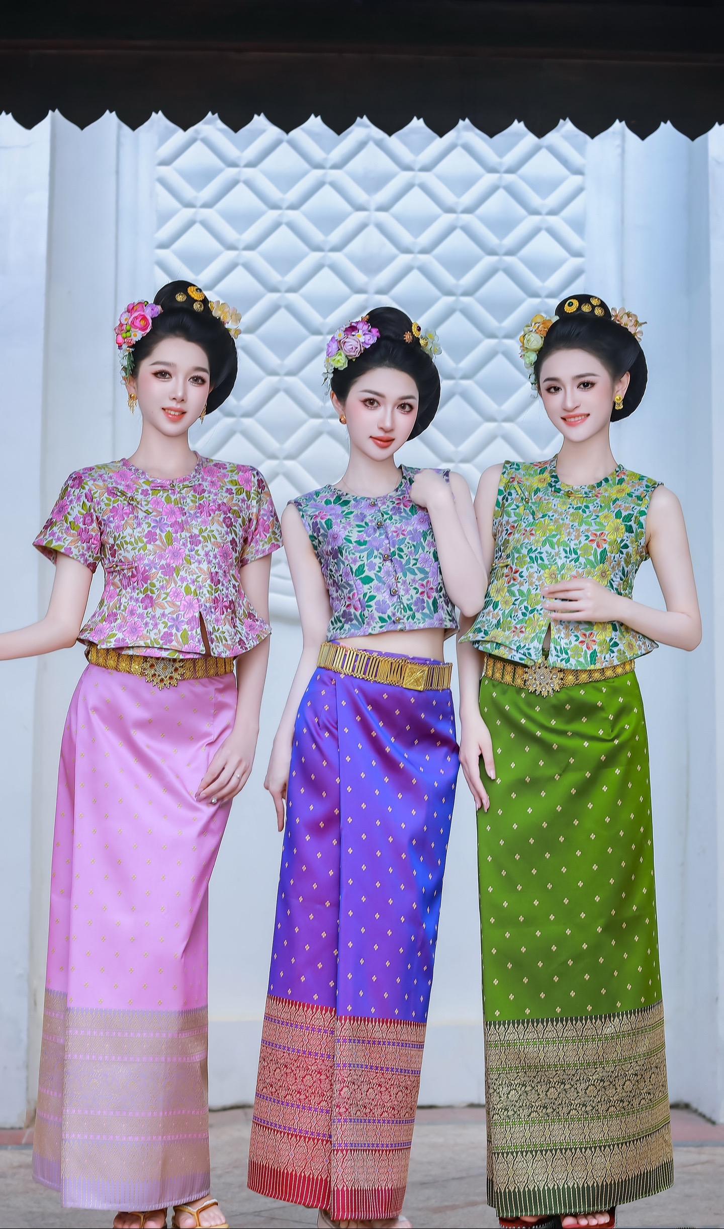 “多巴胺风”的傣族服饰。